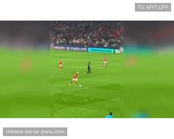 德甲保级关键战:门将补时阶段冲入对方禁区,头球绝平助球队拿到宝贵一分